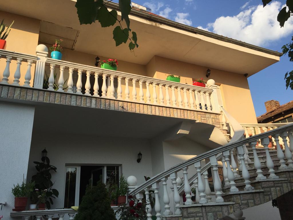 Vila Ridvani Korce Exterior photo